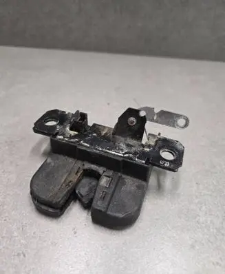 Loading door lock