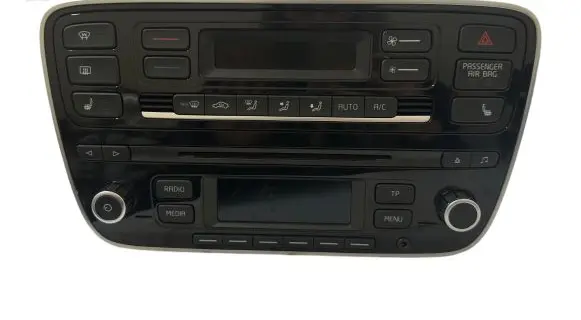 Volkswagen Up Radio/CD/DVD/GPS head unit 1S0035156J RCD215VW VWZAZ1N0443599
