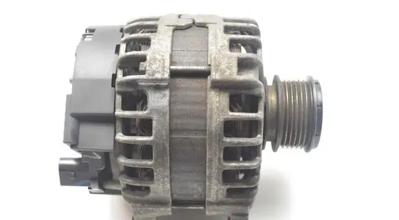 Volkswagen PASSAT B7 Generator/alternator 03L903024F