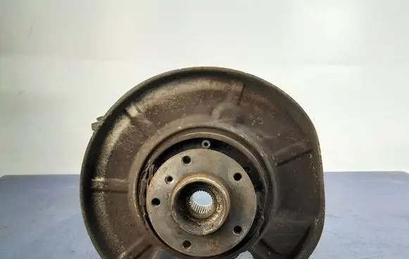 BMW 6 E63 E64 Front wheel hub spindle knuckle 