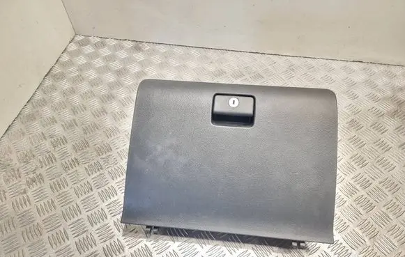 Glove box