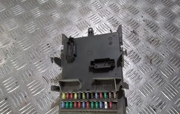 Renault Espace - Grand espace IV Fuse module 8200447438 518837117