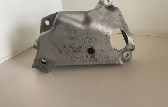 BMW 5 F10 F11 Engine mounting bracket 6781241 19664510 46000797