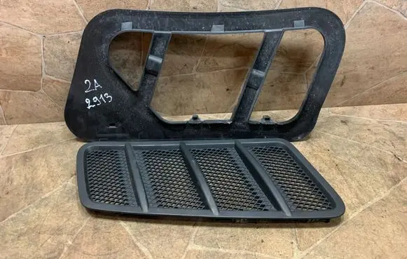 Mercedes-Benz GLS X166 Quarter panel pressure vent A1668801505