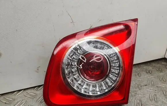 Volkswagen Jetta V Tailgate rear/tail lights 1K5945094