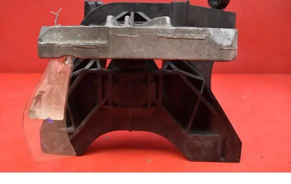 Jaguar XJ X308 Engine mount vacuum valve A1S111CU2