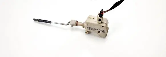 Volkswagen PASSAT B5.5 Central locking motor 3B0959782 3B9810773B