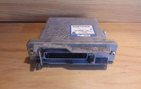 Mitsubishi Carisma Engine control unit/module R04080007D HOM7700867274