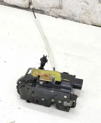 Audi A6 S6 C5 4B Front door lock PA66309GF