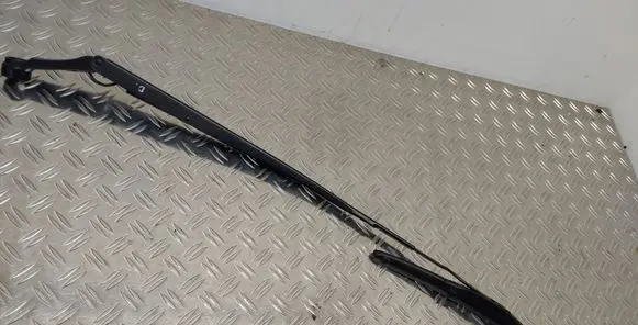 Windshield/front glass wiper blade