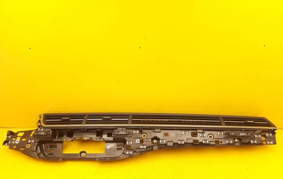 Audi Q7 4M Dash center air vent grill 4M1820902