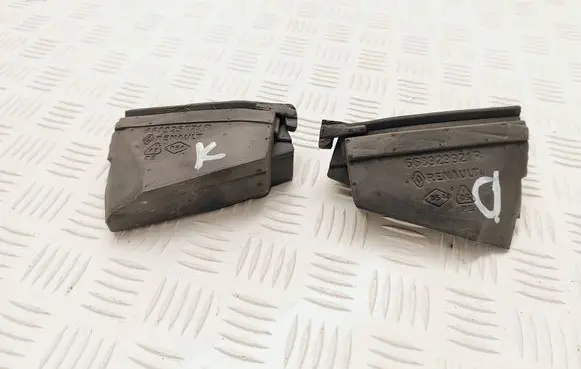 Opel Vivaro Wiper trim 668929921R 668925871R