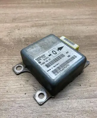 Nissan Terrano Airbag control unit/module 285567F001 0285001137