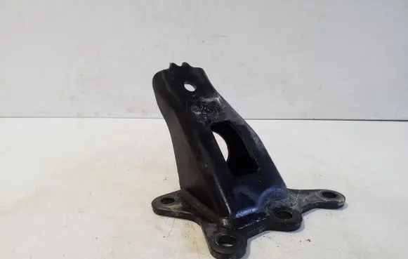 Nissan Navara D23 Engine mounting bracket