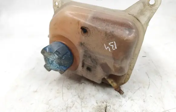 Volkswagen PASSAT B4 Coolant expansion tank/reservoir 8A0121403