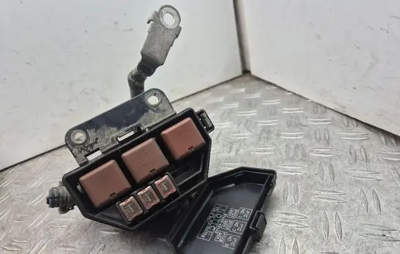 Toyota RAV 4 (XA20) Fuse box set 8108GA1 GA1 8108