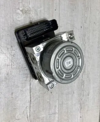 Renault Megane IV ABS Pump 476609105r
