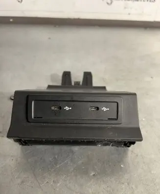 Mercedes-Benz A W177 USB socket connector A2478204002 0027716 N1751SW17E