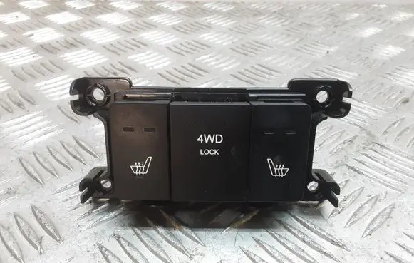 Hyundai Santa Fe Seat heating switch 60506E 60505E 60429