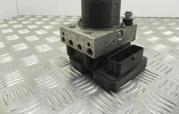 Tesla Model S ABS control unit/module 103779700B