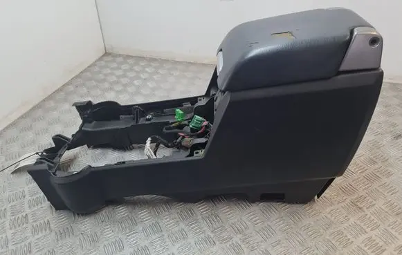 Land Rover Discovery 3 - LR3 Armrest 