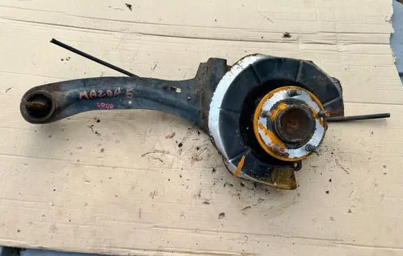 Mazda 5 Stub axle 