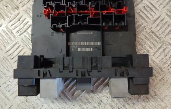 Volkswagen Caddy Comfort/convenience module 3C8937049D