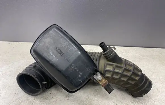 Nissan Pathfinder R51 Air intake hose/pipe EB301
