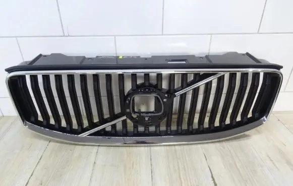 Volvo XC60 Front bumper upper radiator grill 32291019