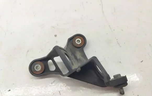 Volkswagen Golf VI Gear shift cable bracket 1K0711789H
