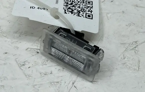 Tesla Model 3 Other interior light 163444098B