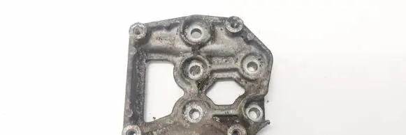 Mazda 626 Engine mounting bracket