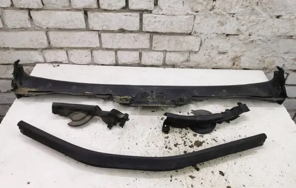 BMW 4 F36 Gran coupe Wiper trim 7285920