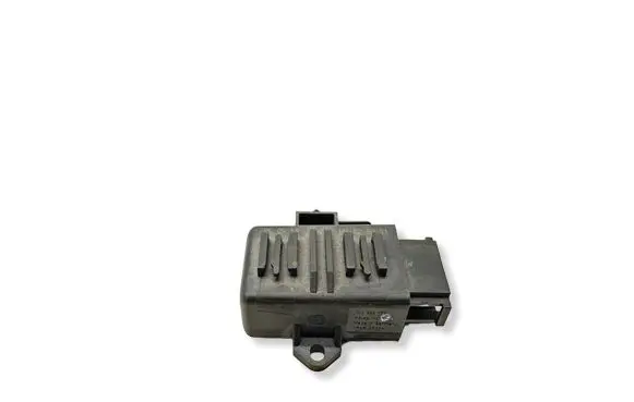 Volkswagen Golf VI Seat heating relay 1K0959772