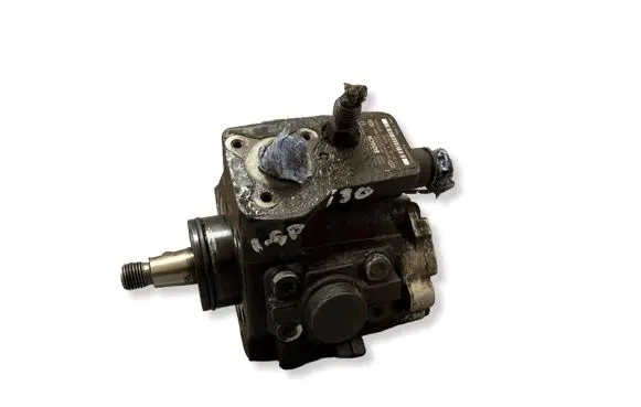 Hyundai i30 Fuel injection high pressure pump 0445010206 331002A420 0701520
