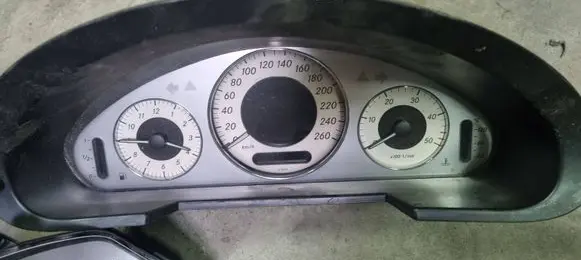 Mercedes-Benz E W211 Speedometer (instrument cluster) A2115400948 110080 000781