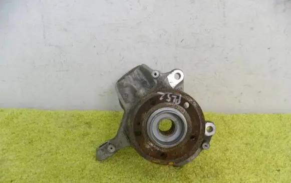 Mercedes-Benz CLA C118 X118 Front wheel hub spindle knuckle 2473320200