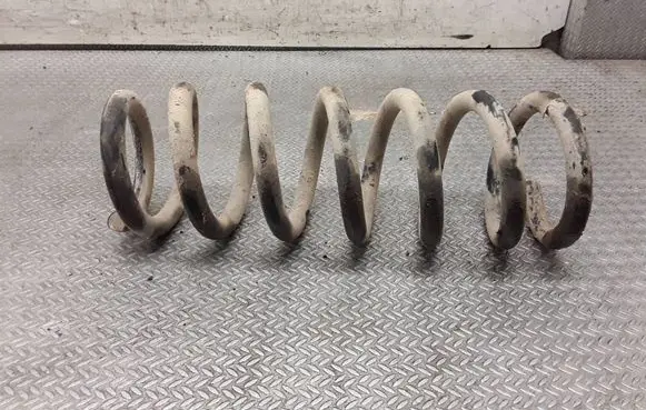 Suzuki Grand Vitara I Front coil spring 