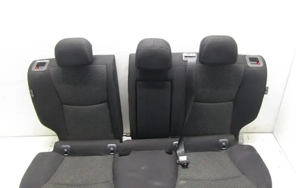Nissan Pulsar Second row seats 