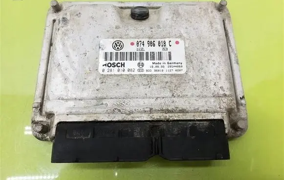 Volkswagen Multivan T4 Engine control unit/module 074906018C
