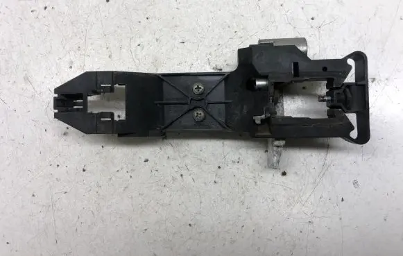 Nissan Note (E11) Front door exterior handle/bracket 242274 233324
