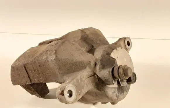 Toyota Prius (XW30) Front brake caliper