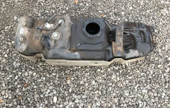 Toyota Hilux VIII Fuel tank 77100-0KC40