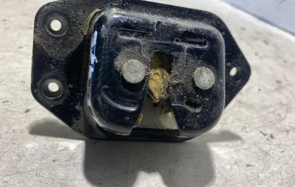 Loading door lock