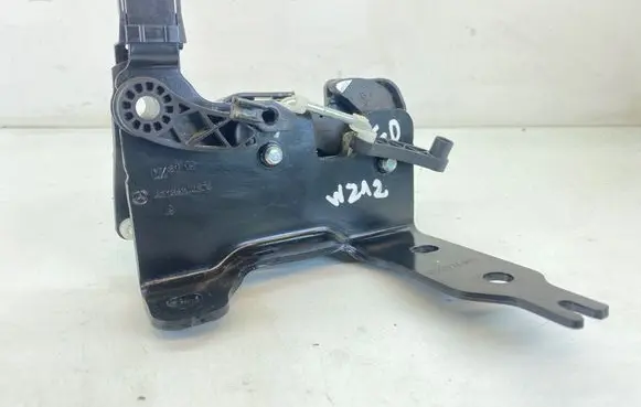 Mercedes-Benz E W212 Seat back rest lock catch A2129200276 972112