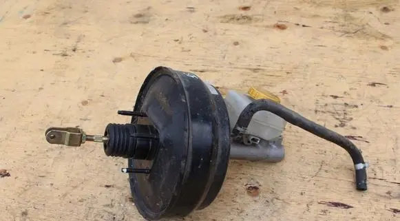 Subaru Forester SF Brake booster