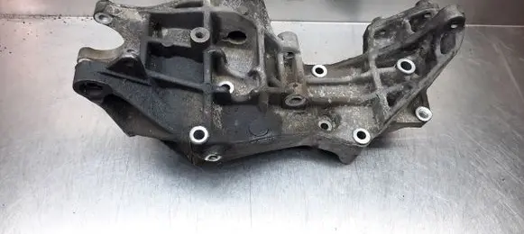 Volkswagen PASSAT B5 Engine mounting bracket 058145523