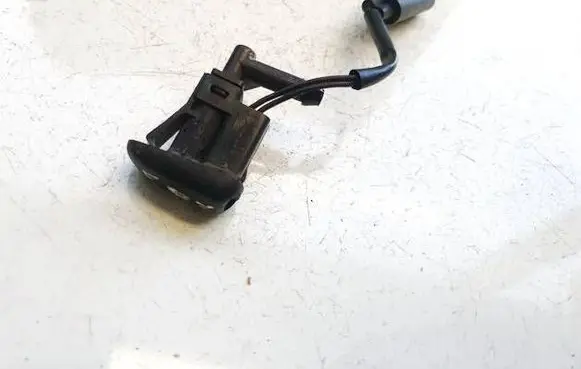 BMW 1 E81 E87 Windshield washer spray nozzle 61667110851 61.667110851