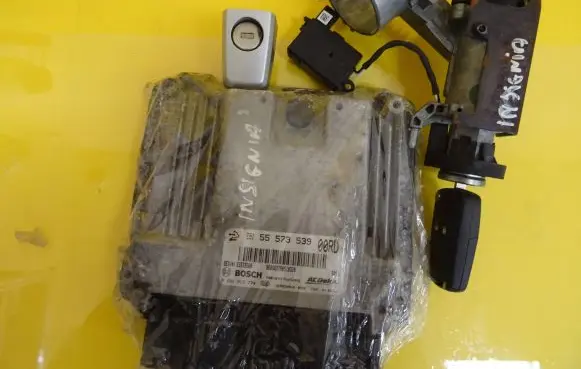 Opel Insignia A Engine control unit/module 0281015774 55573539