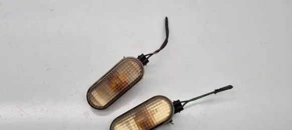 Volkswagen Golf III Front fender indicator light 3A0949117B